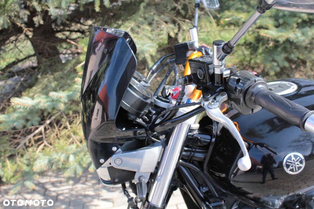 Yamaha XJR - 25