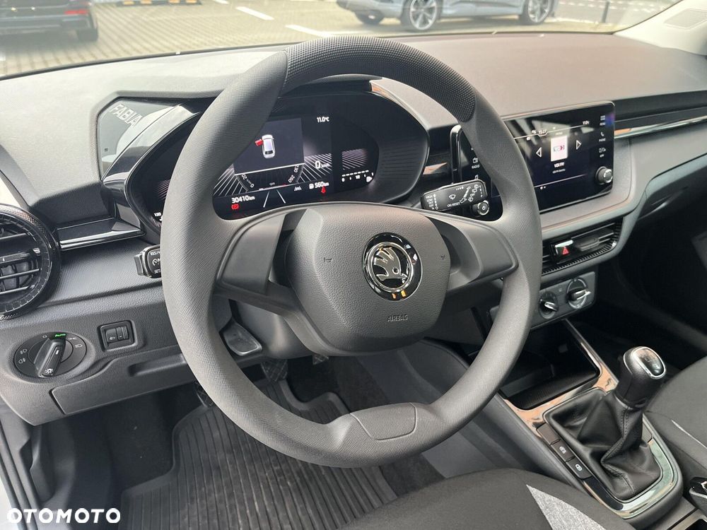 Skoda Fabia 1.0 Essence - 11