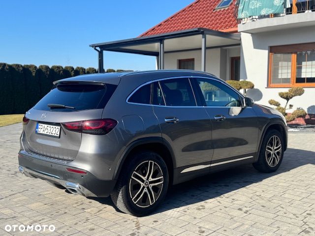 Mercedes-Benz GLA - 5