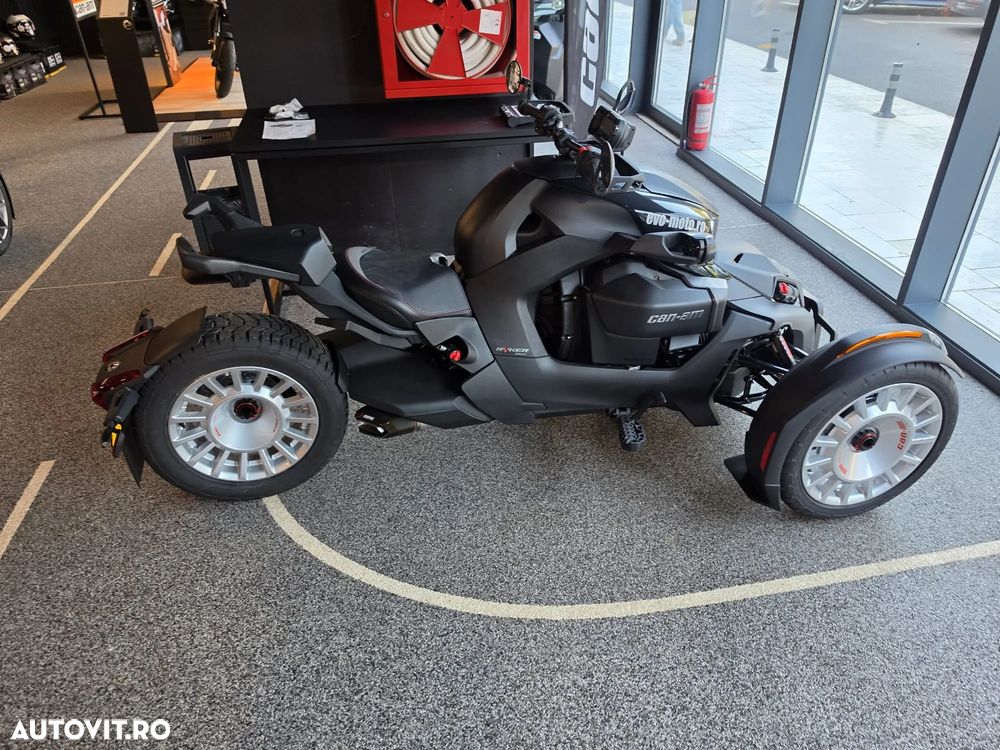 Can-Am Ryker 900 - 7