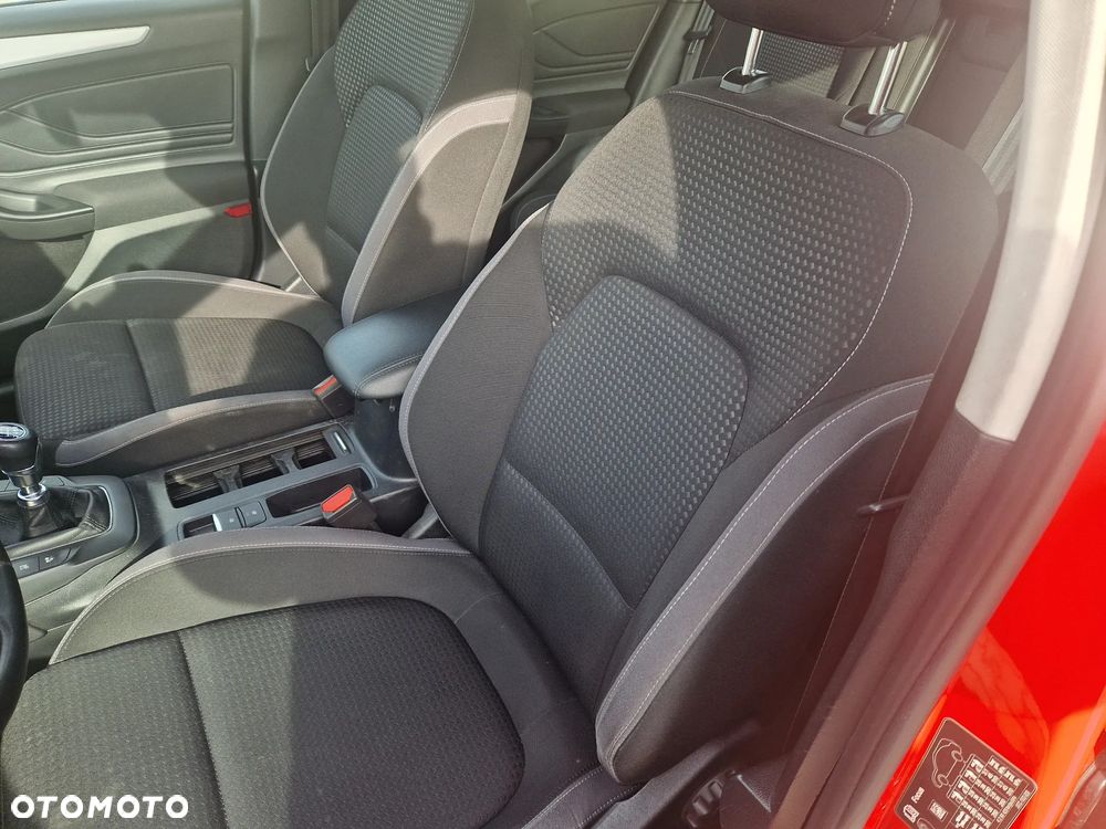 Ford Focus 1.0 EcoBoost Titanium - 10