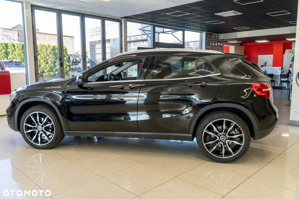 Mercedes-Benz GLA 200 7G-DCT - 8
