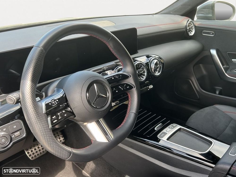Mercedes-Benz CLA 180 — fotografia 9