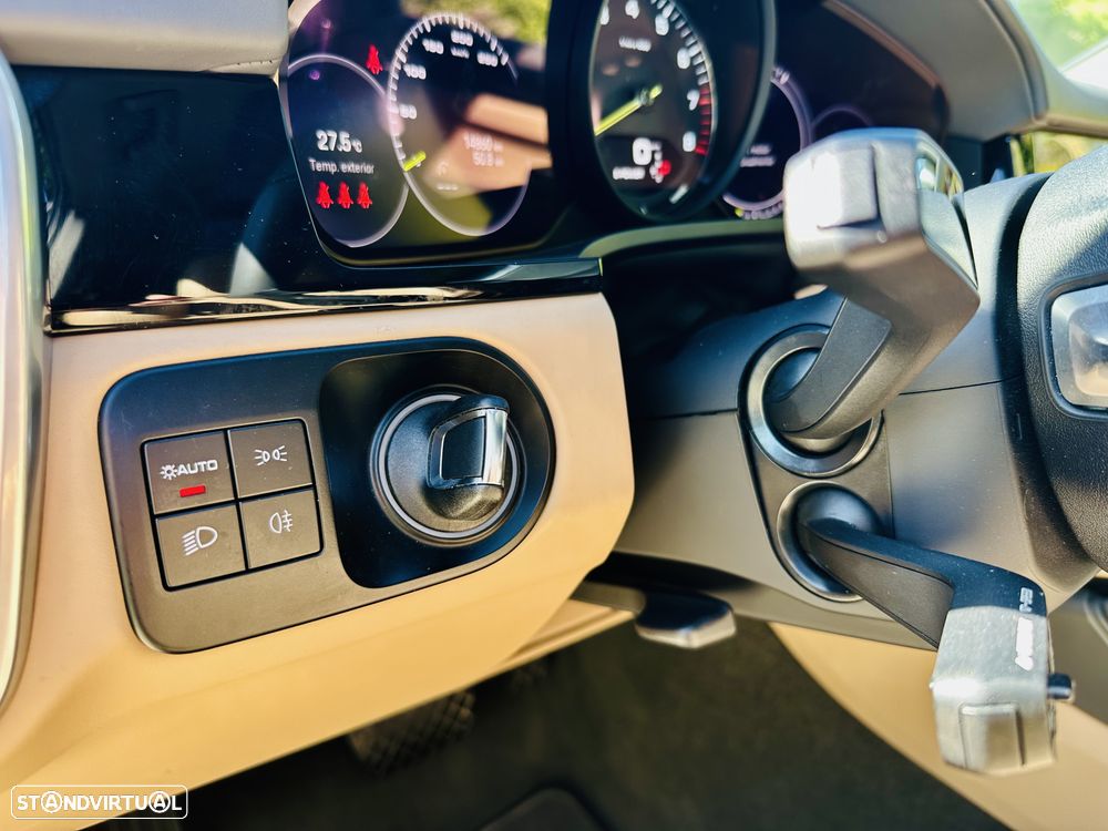 Porsche Cayenne - 28