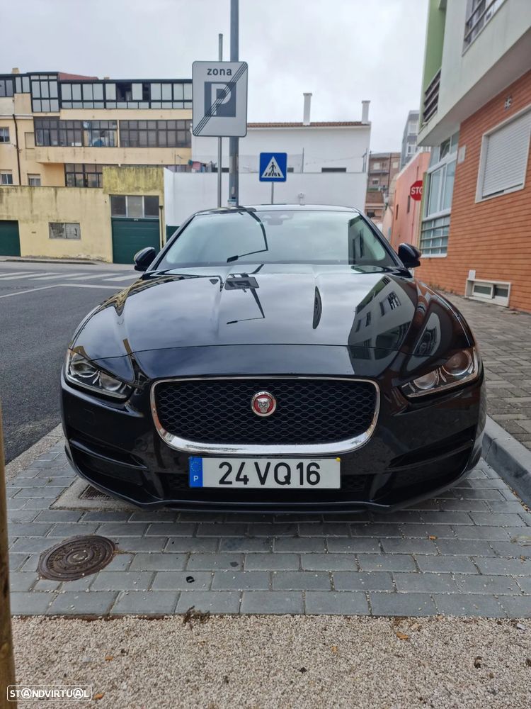 Jaguar XE 2.0 D Prestige Aut. - 2
