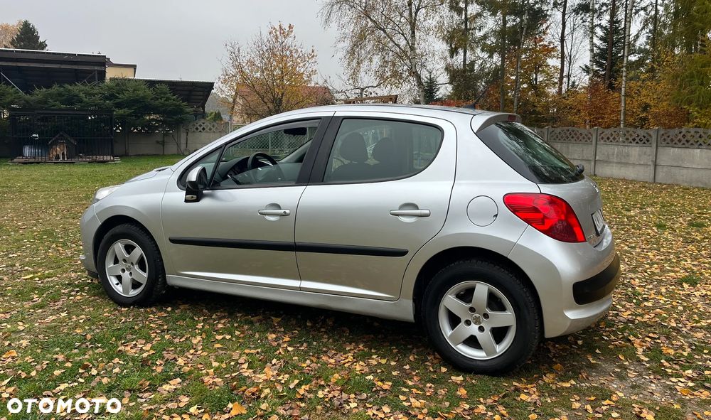 Peugeot 207 2009 photo 5