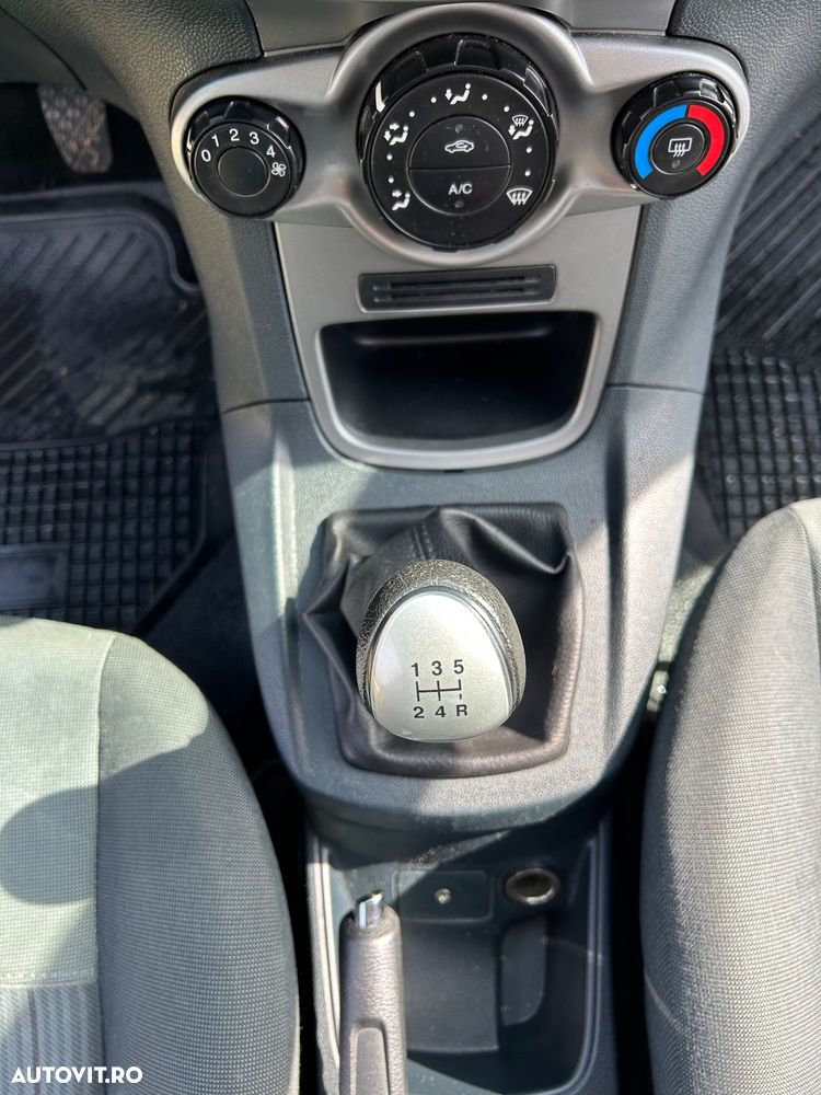 Ford Fiesta 1.25i Ambiente - 13