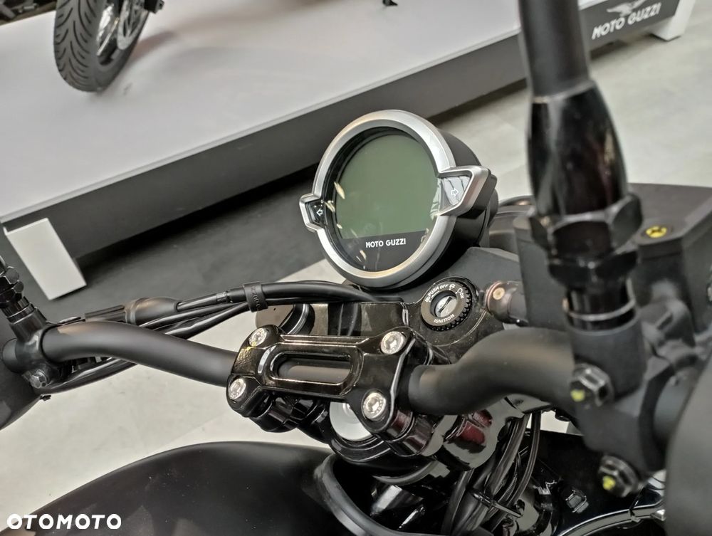 Moto Guzzi V7 - 9