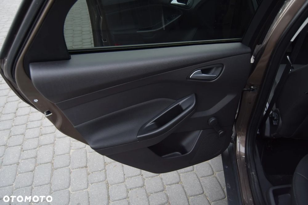 Ford Focus 1.0 EcoBoost Trend - 18