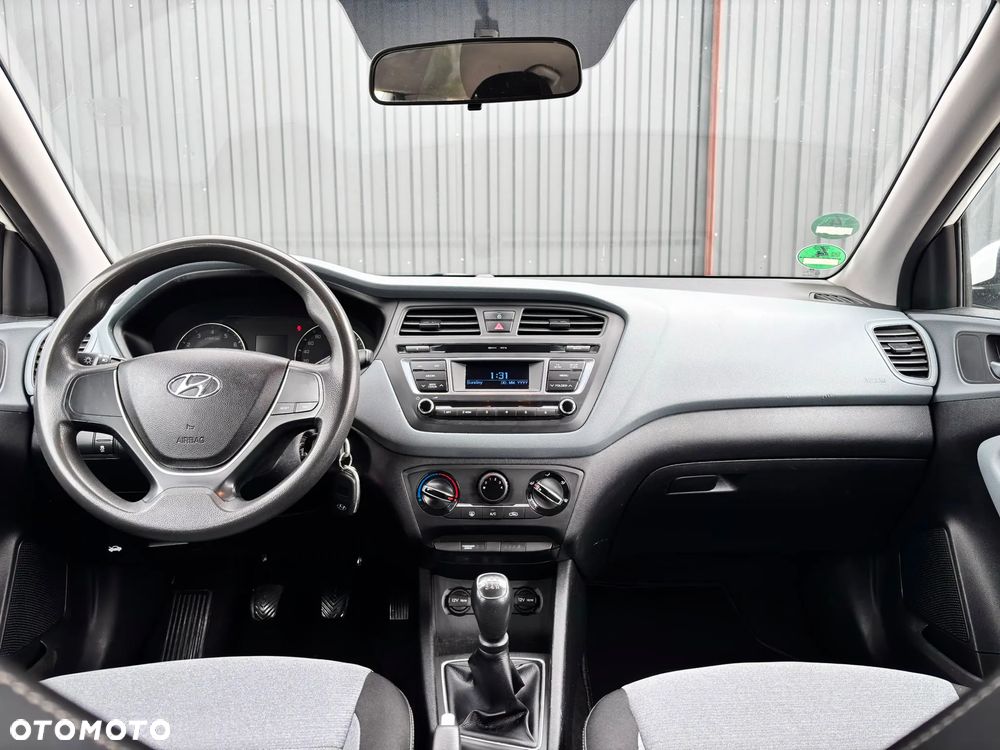 Hyundai i20 blue 1.2 Classic - 13