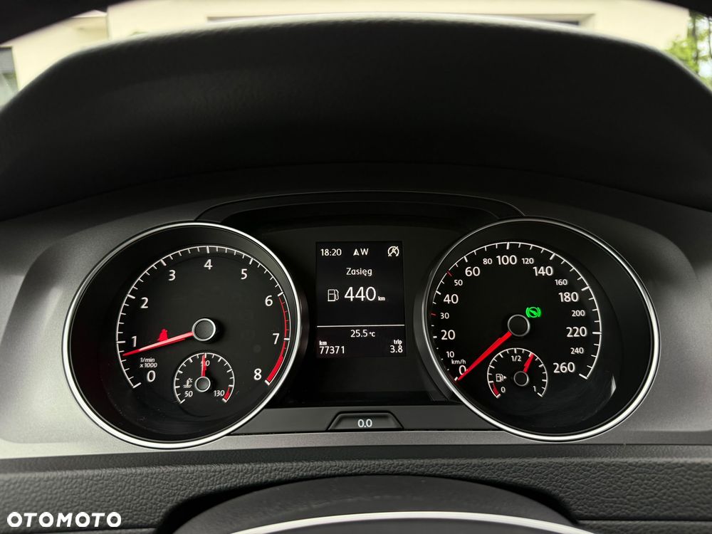 Volkswagen Golf 1.4 TSI BlueMotion Technology DSG Comfortline - 23
