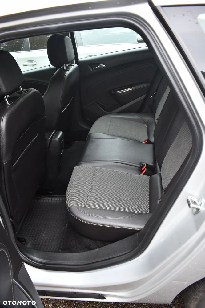 Opel Astra 1.7 CDTI DPF Cosmo - 10