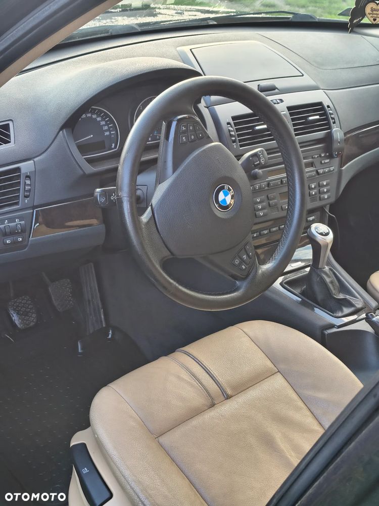 BMW X3 2.0d - 12