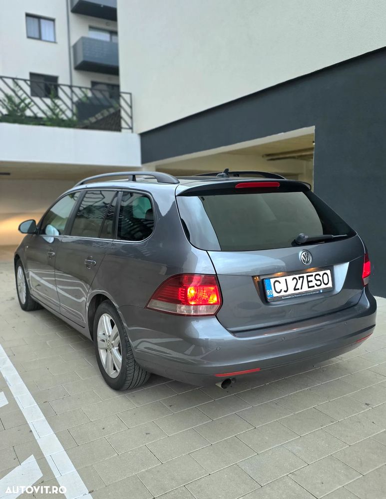 Volkswagen Golf - 6
