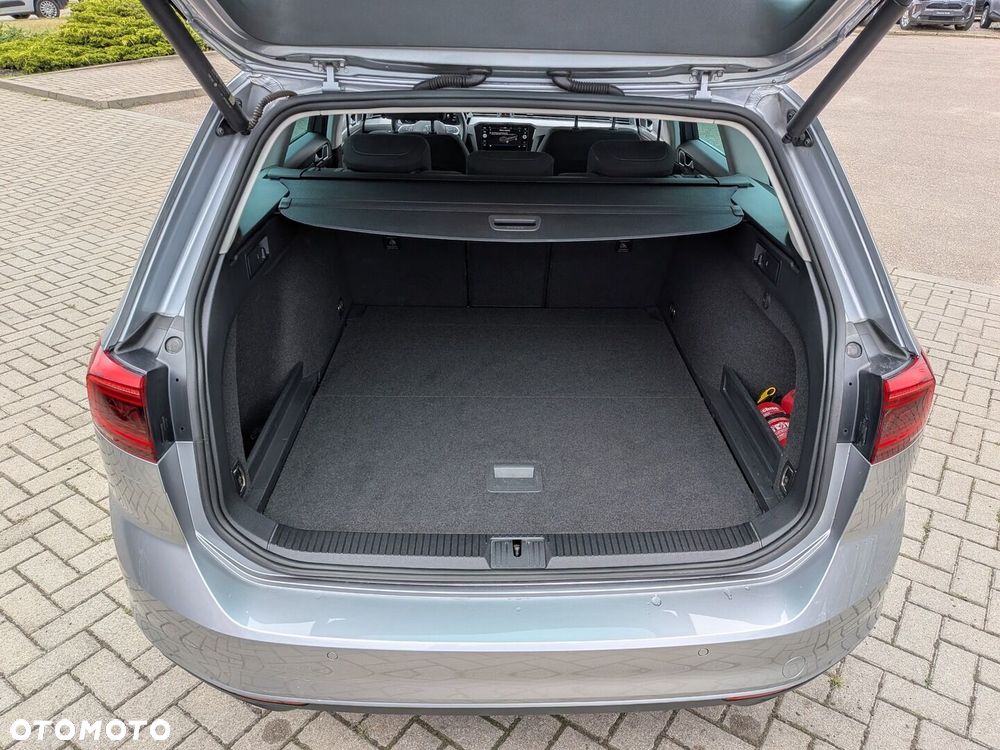 Volkswagen Passat - 35