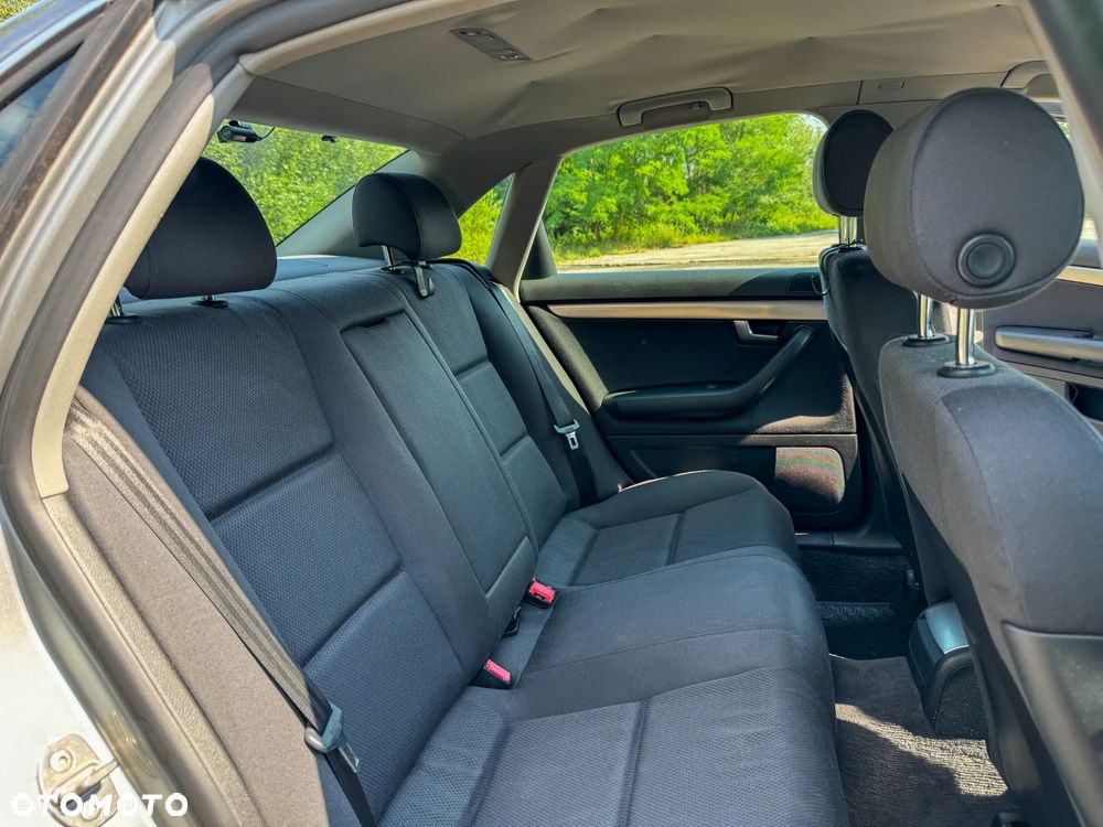 Audi A4 Limousine - 9