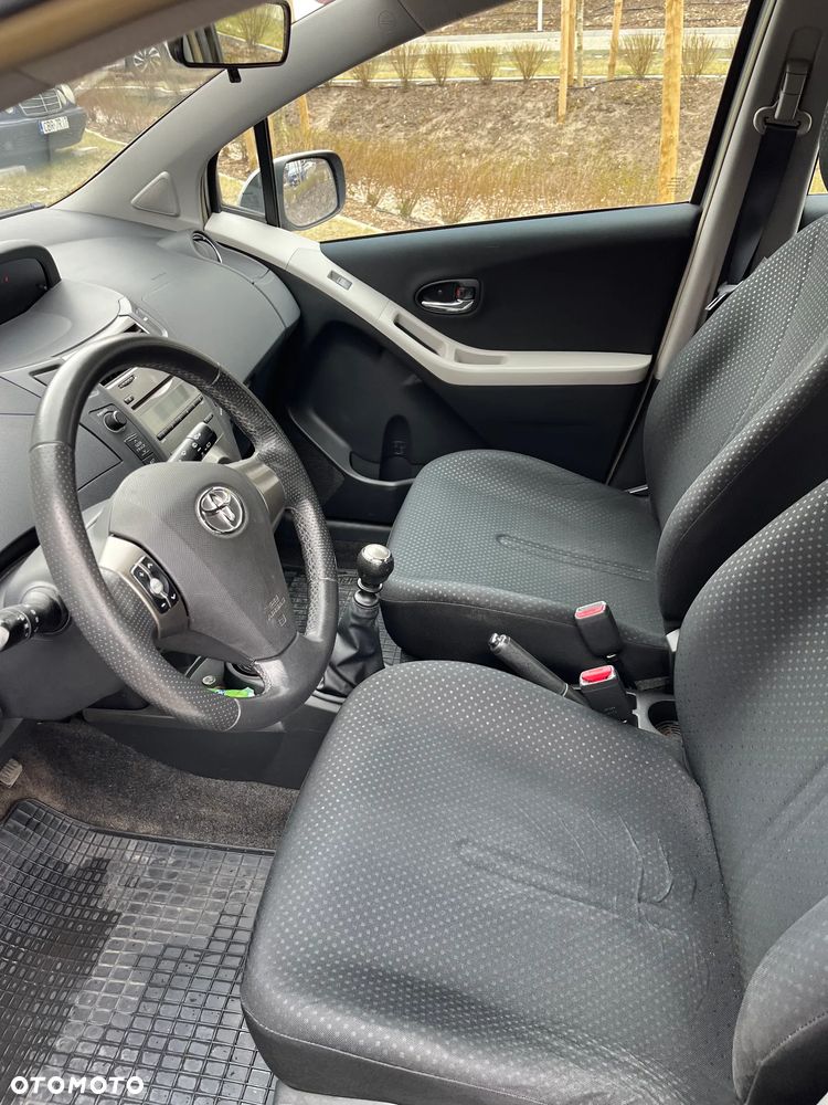 Toyota Yaris 1.33 Sol - 11