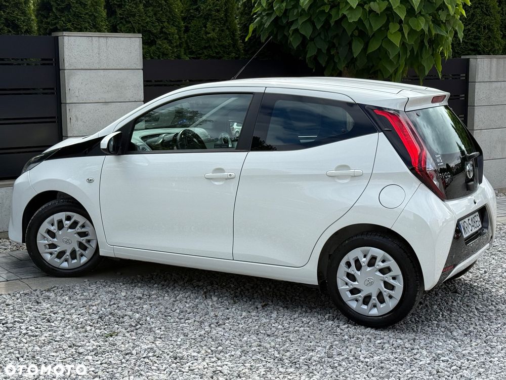 Toyota Aygo x-business - 10