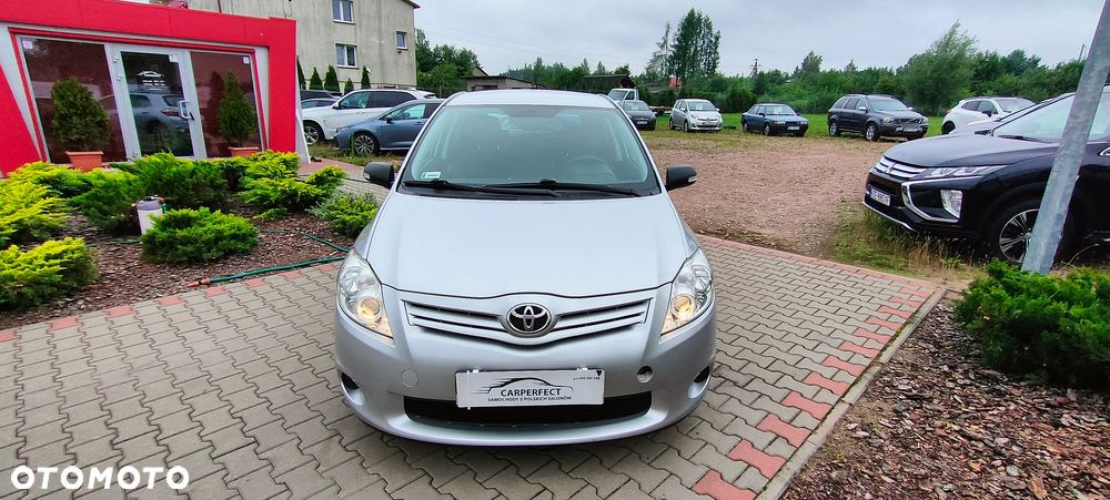 Toyota Auris 1.4 D-4D Terra - 3