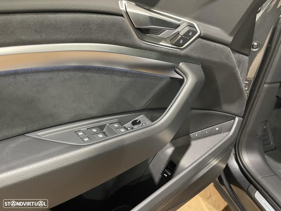 Audi Q8 e-Tron 55 quattro S line - 22