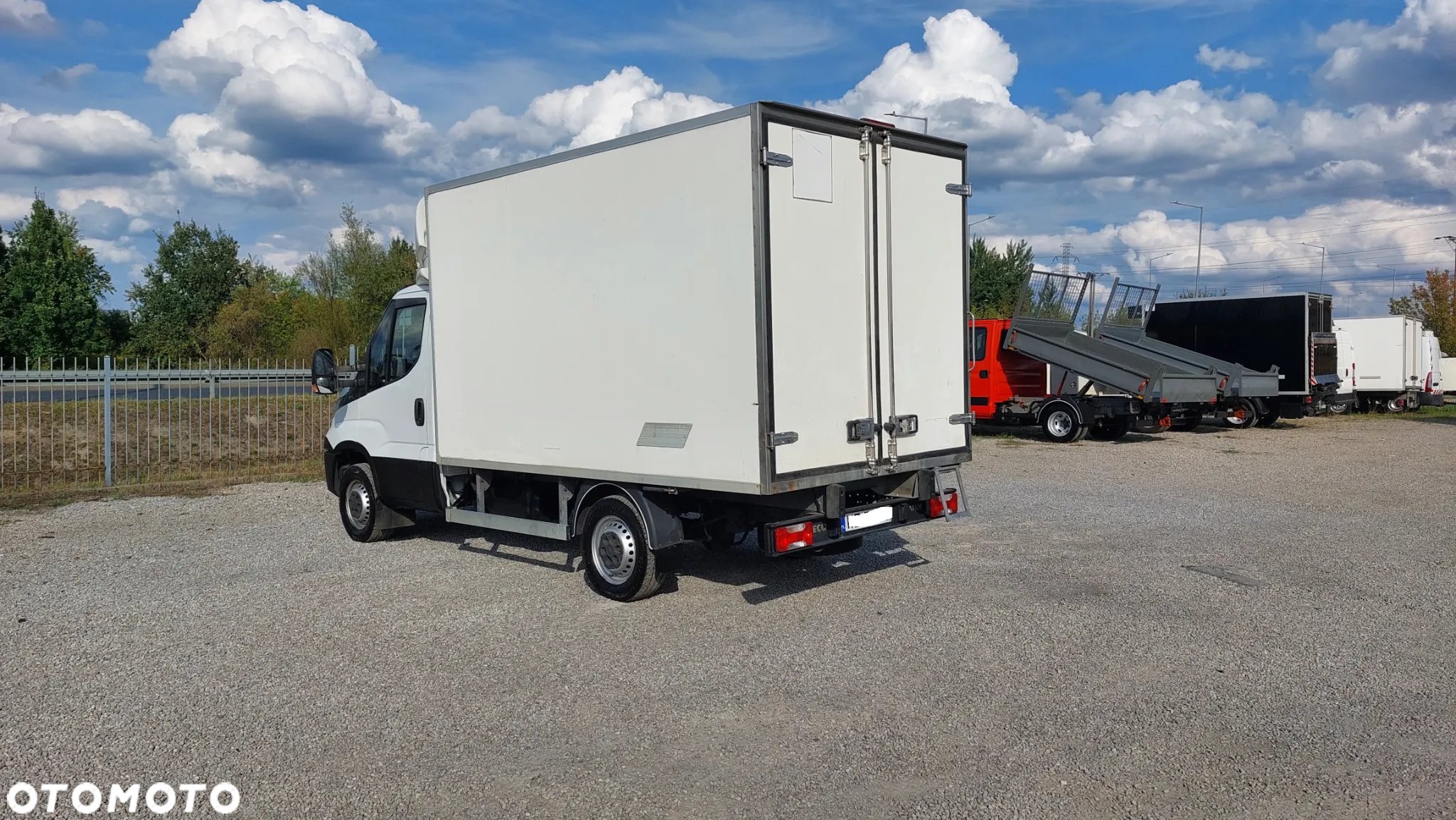 Iveco 35c13, chłodnia mroźniania carier, super stan, rama do zabudowy - 7