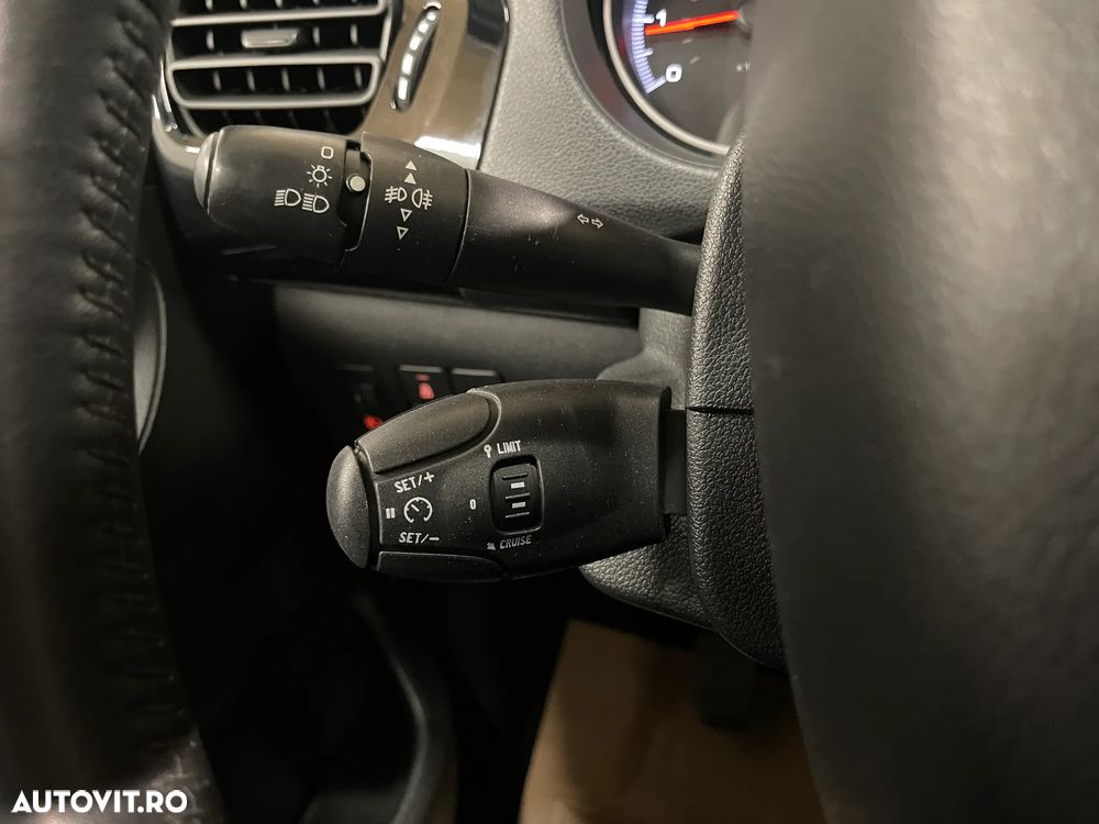 Peugeot 301 1.5 BlueHDI FAP Allure - 16