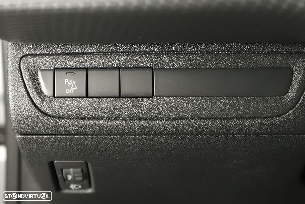 Peugeot 208 1.6 BlueHDi Style - 18