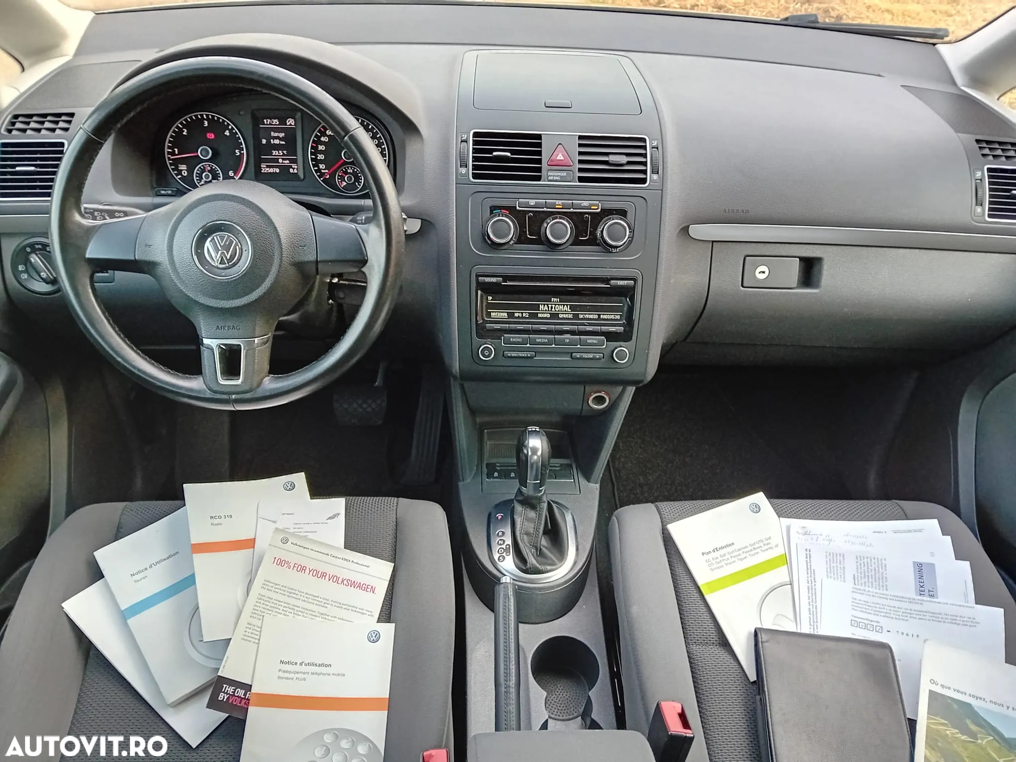 Volkswagen Touran 1.6 TDI DPF BlueMotion Technology DSG Comfortline - 3