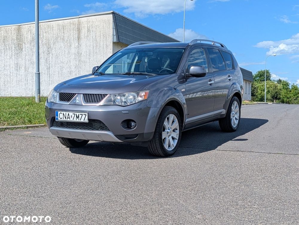 Mitsubishi Outlander - 1