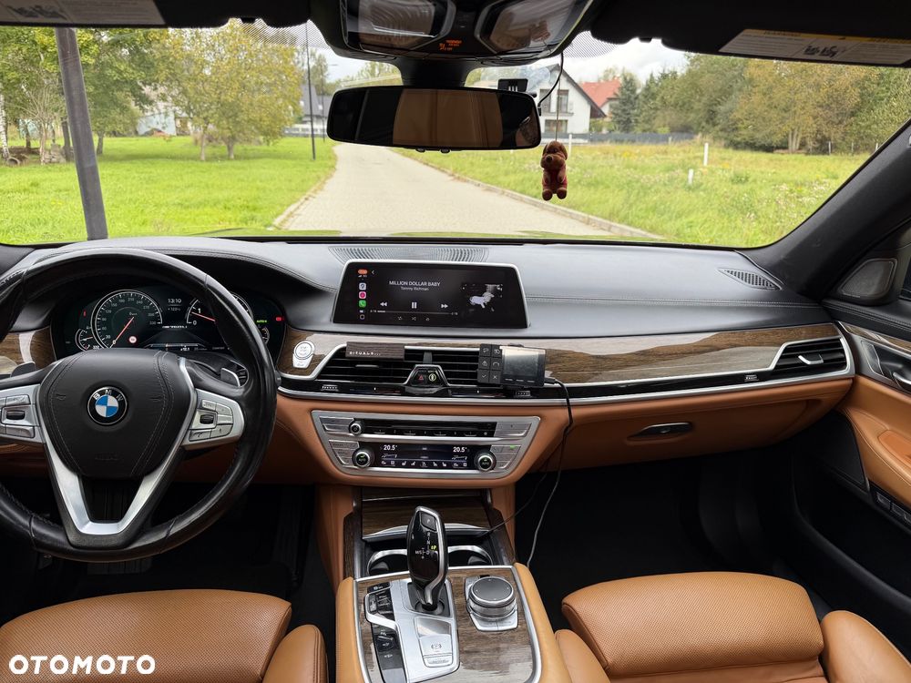 BMW Seria 7 750Li xDrive - 21