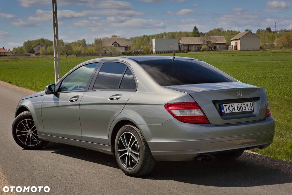 Mercedes-Benz Klasa C 180 CGI Automatik BlueEFFICIENCY - 4