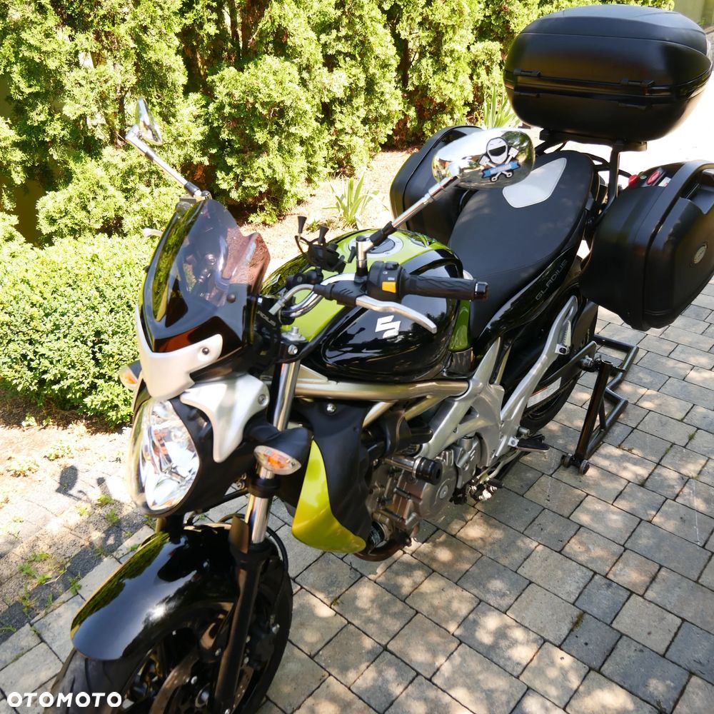 Suzuki Gladius - 4