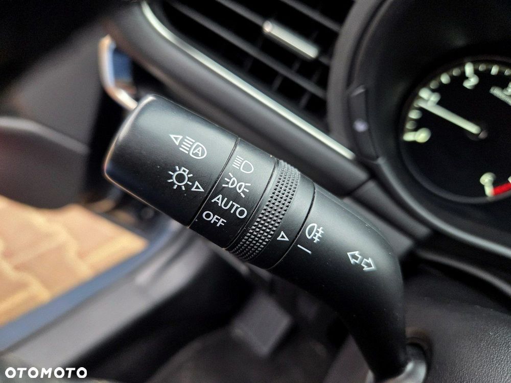 Mazda 3 SKYACTIV-D 1.8 - 18