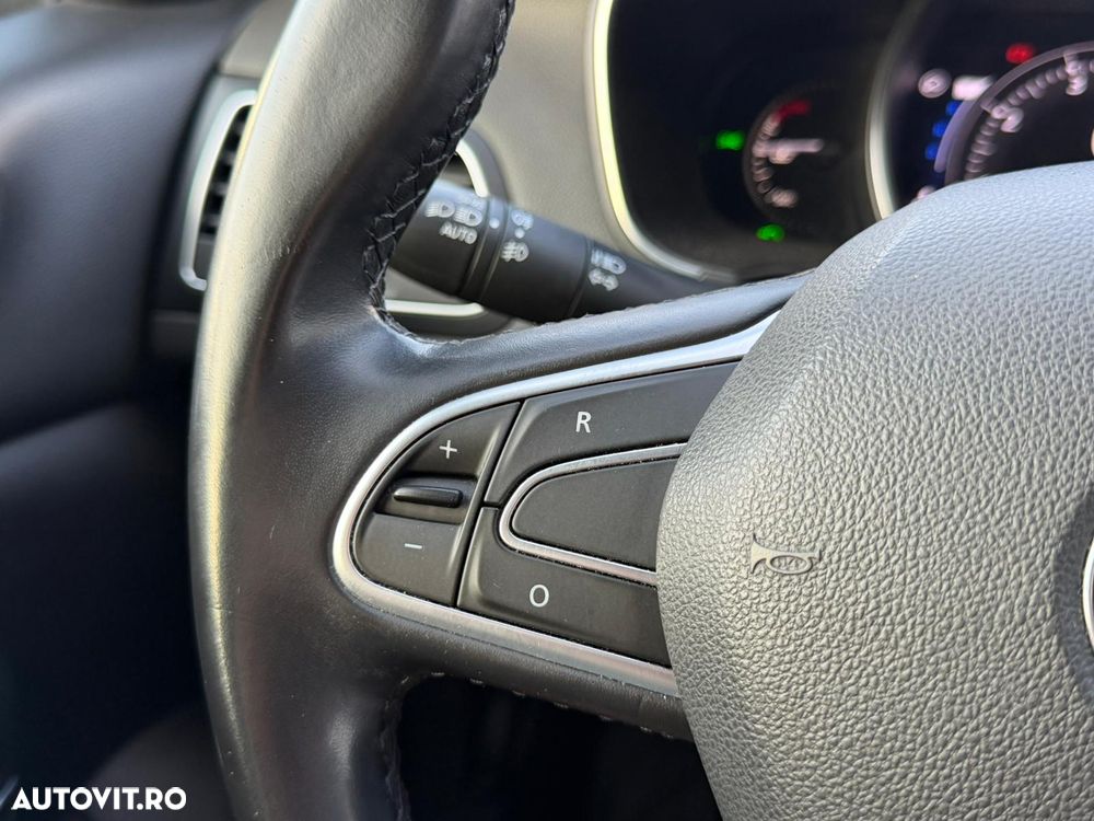 Renault Megane ENERGY TCe 140 EDC BOSE EDITION - 34