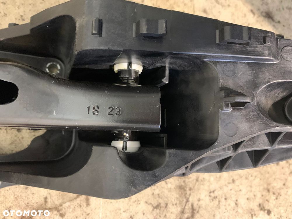 PEDAŁ HAMULCA GAZU M-PAKIET BMW G42 G87 G20 G21 G22 G23 G26 G80 G81 G82 - 6