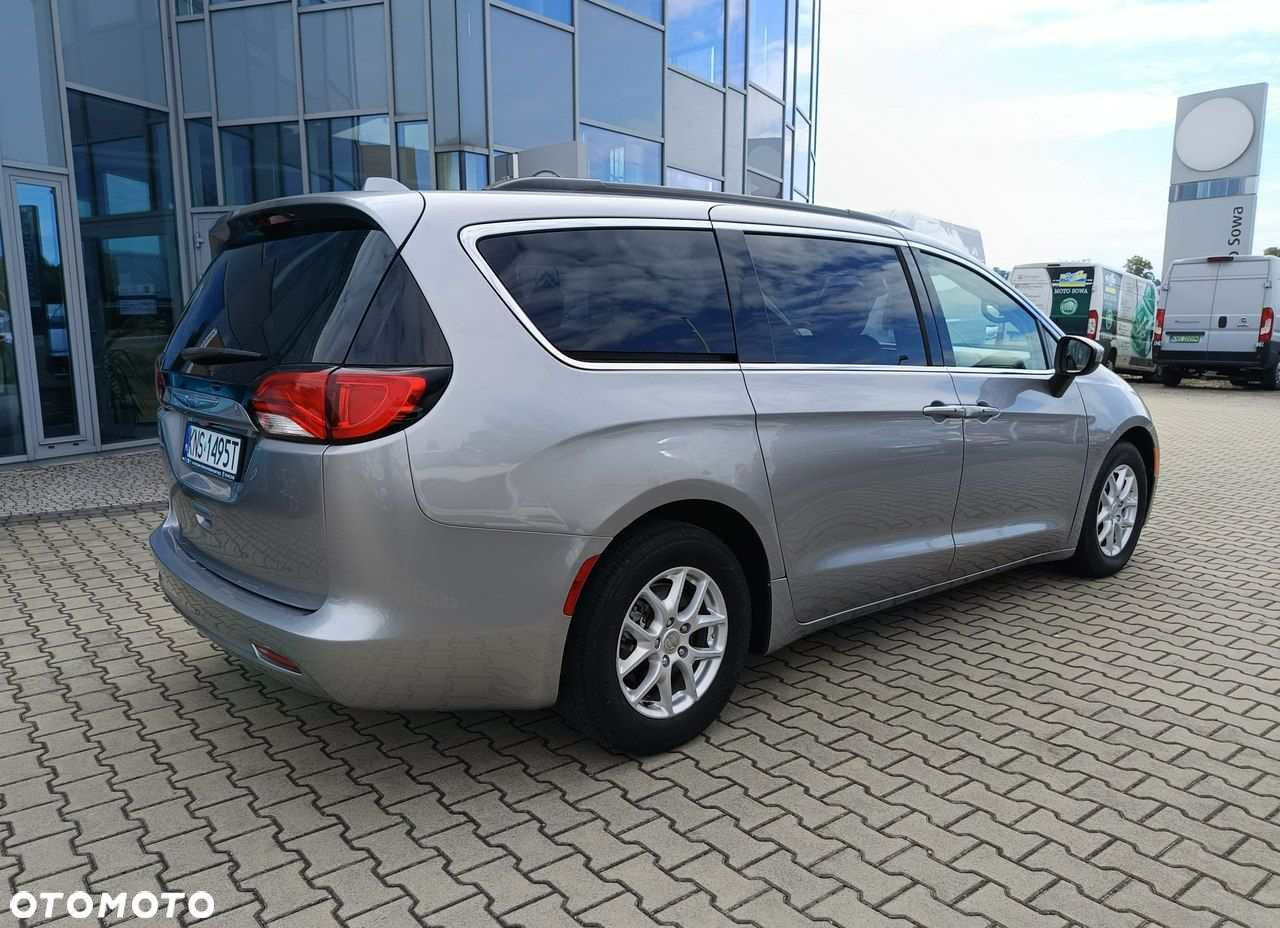 Chrysler Pacifica - 7