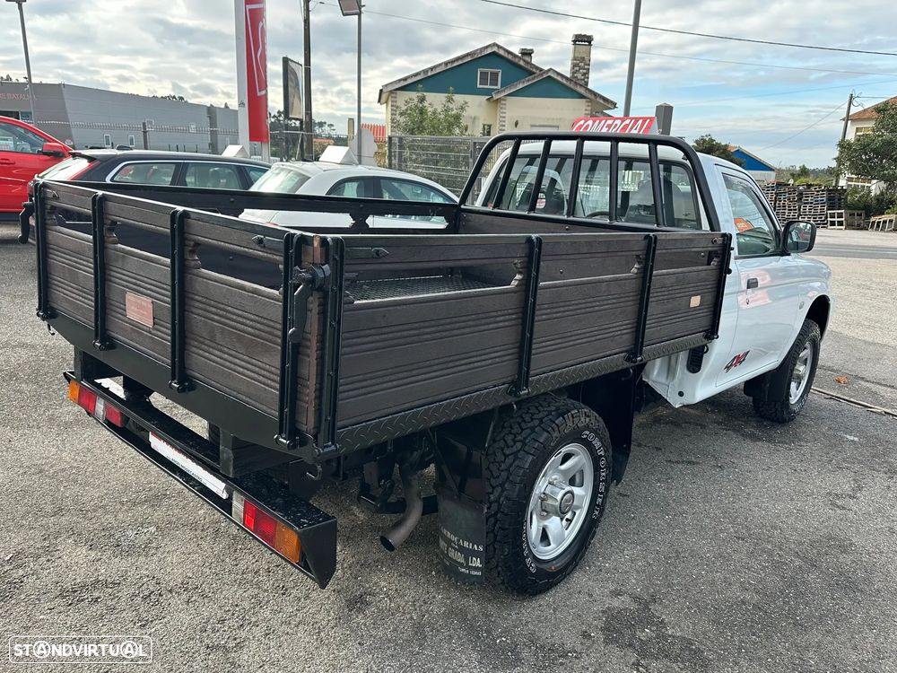 Mitsubishi L200 2.5 TD Club 3L CM - 12