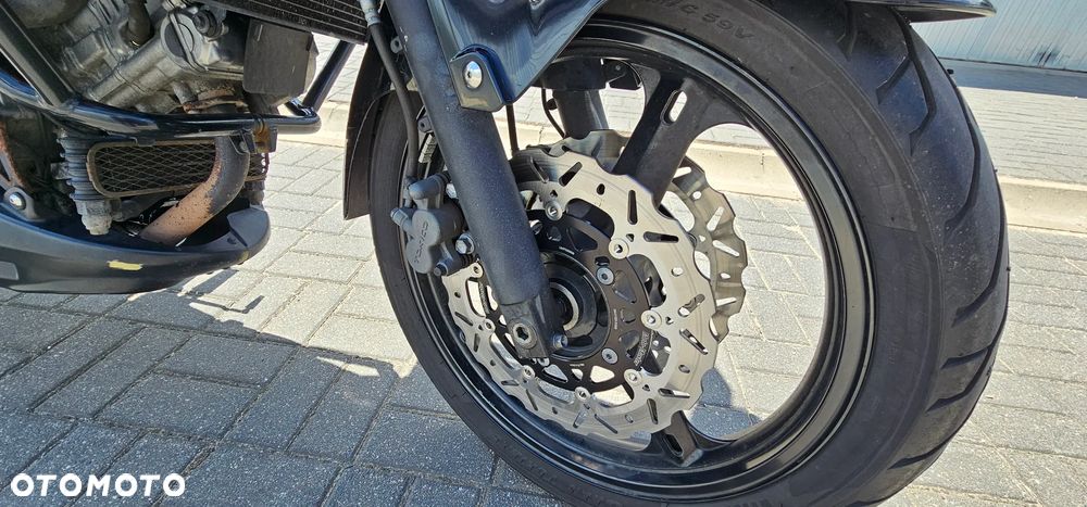 Suzuki V-STROM - 10