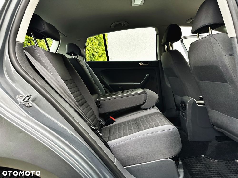 Volkswagen Golf Plus 1.9 TDI DPF Tour Edition - 17