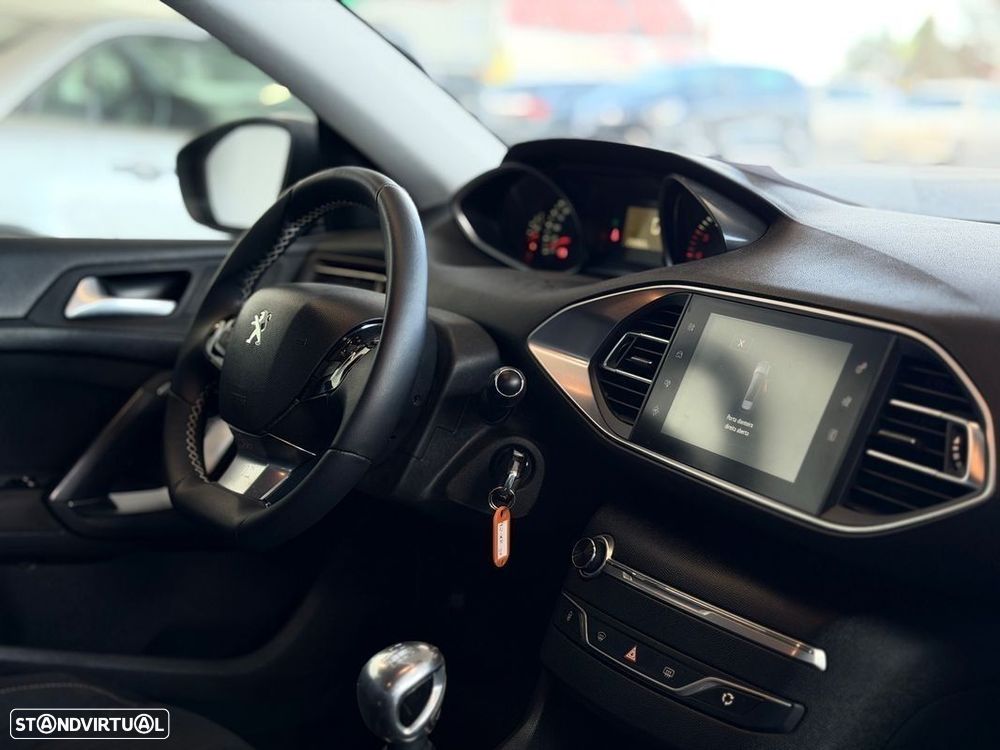Peugeot 308 SW - 10