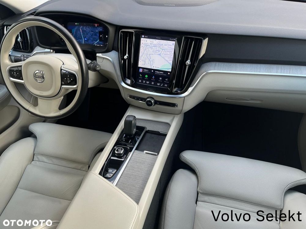 Volvo V60 Cross Country - 11