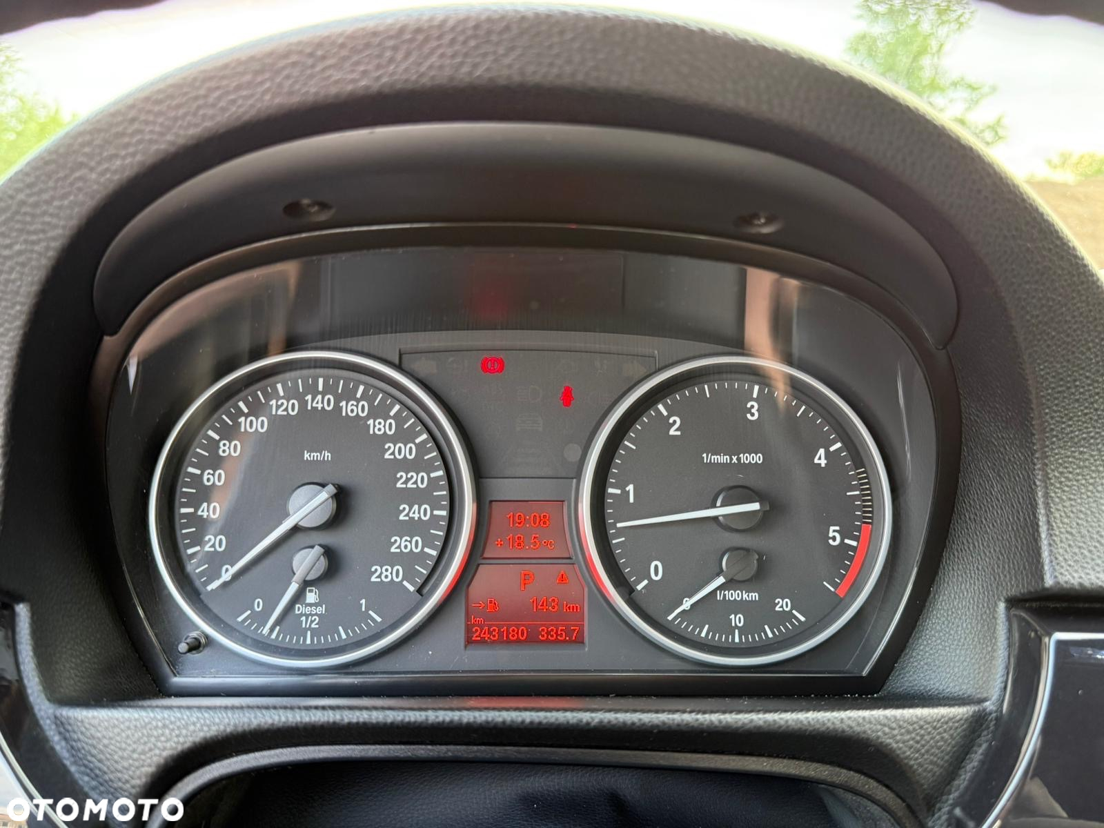 BMW Seria 3 330d DPF Cabrio - 16