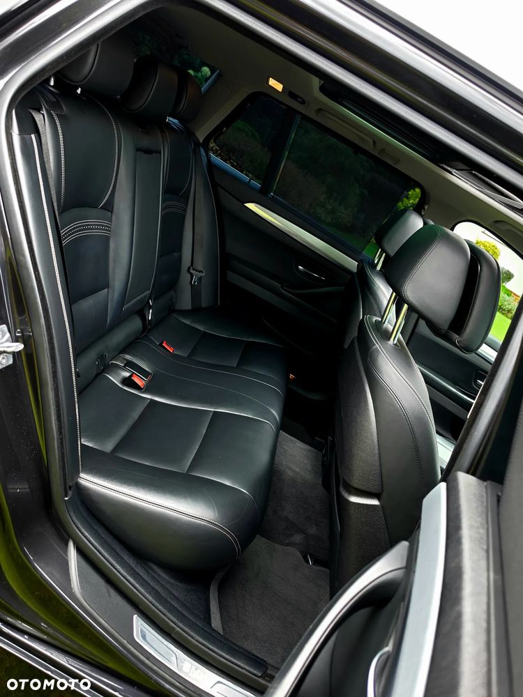 BMW Seria 5 525d Sport-Aut Luxury Line - 29