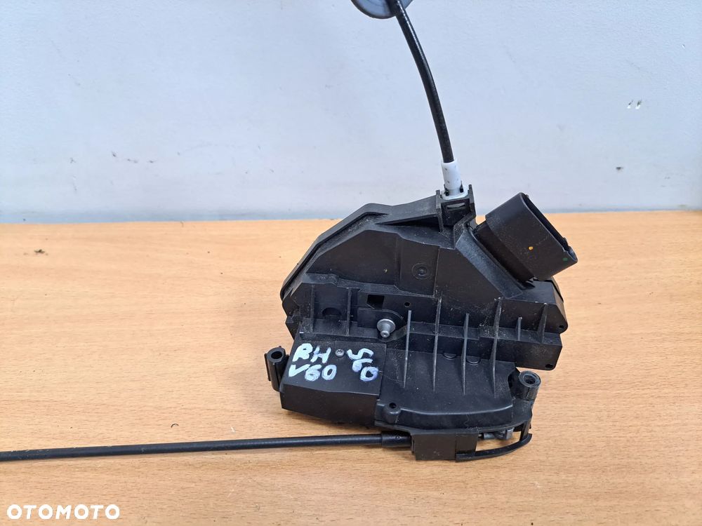 Zamek Drzwi Prawy Przód VOLVO KeyLess S60 II V60 31301740 6 PIN