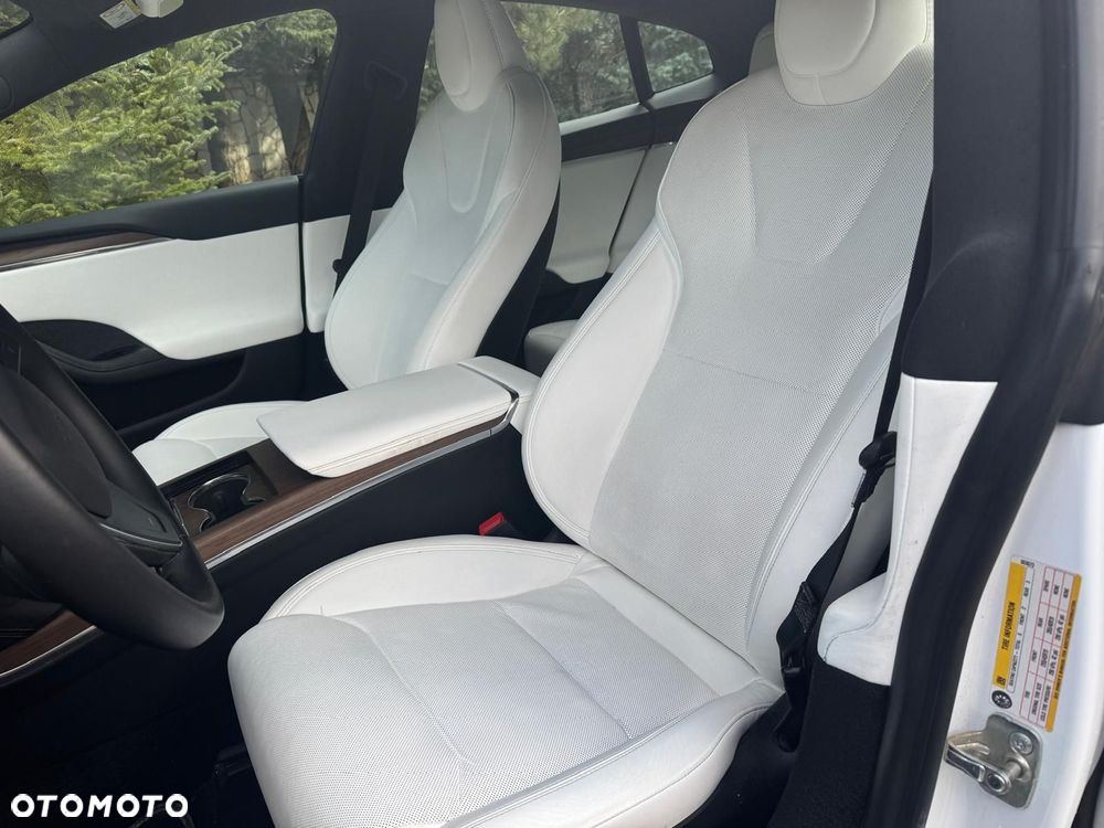 Tesla Model S AWD - 4