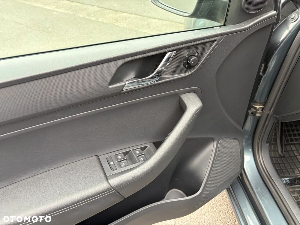 Skoda RAPID 1.6 TDI DPF Clever - 13