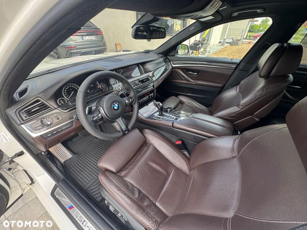 BMW Seria 5 M550d xDrive - 37