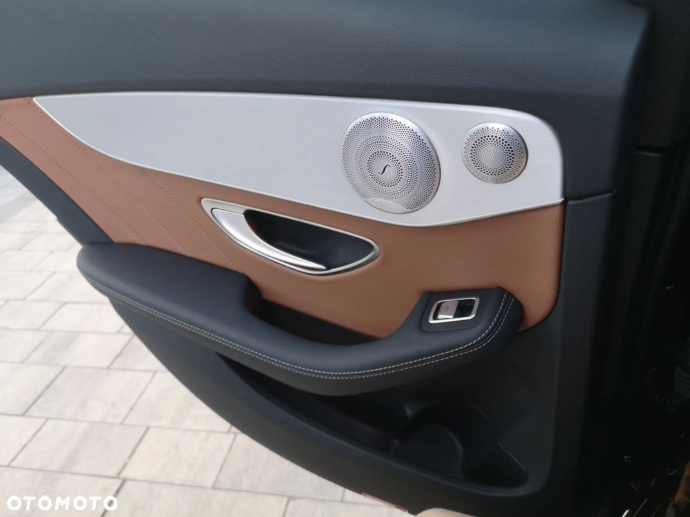Mercedes-Benz Klasa C 400 4Matic 9G-TRONIC AMG Line - 19