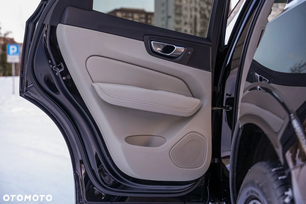 Volvo XC 60 B5 B AWD Ultimate Black Edition - 20