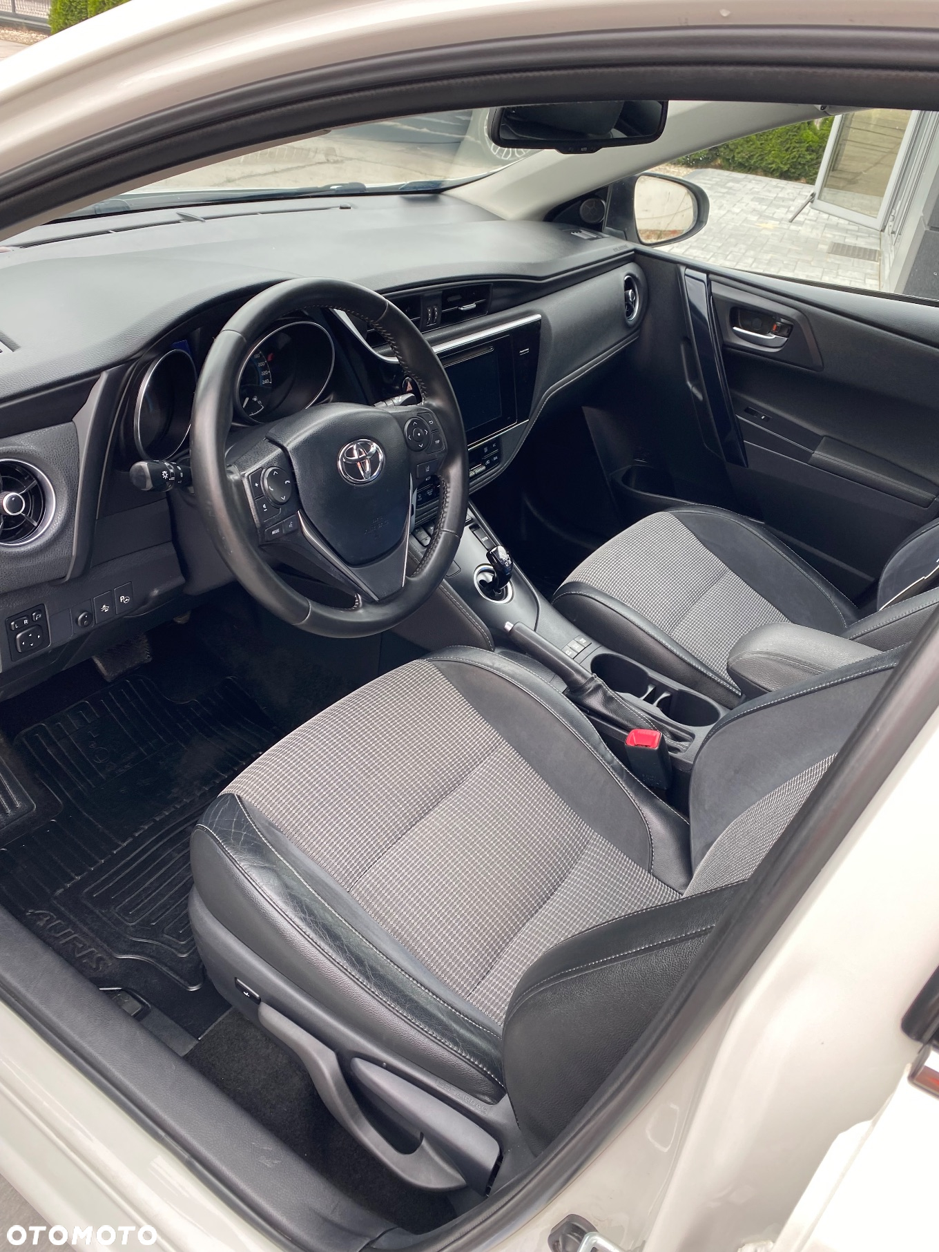 Toyota Auris Hybrid 135 Premium - 35
